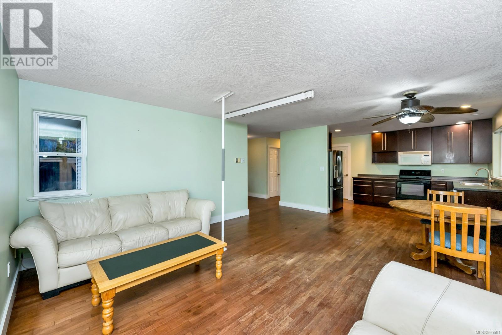 2273 Pond Pl, Sooke