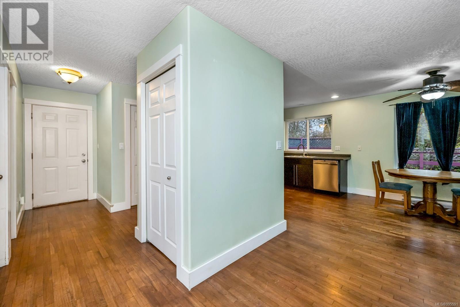 2273 Pond Pl, Sooke