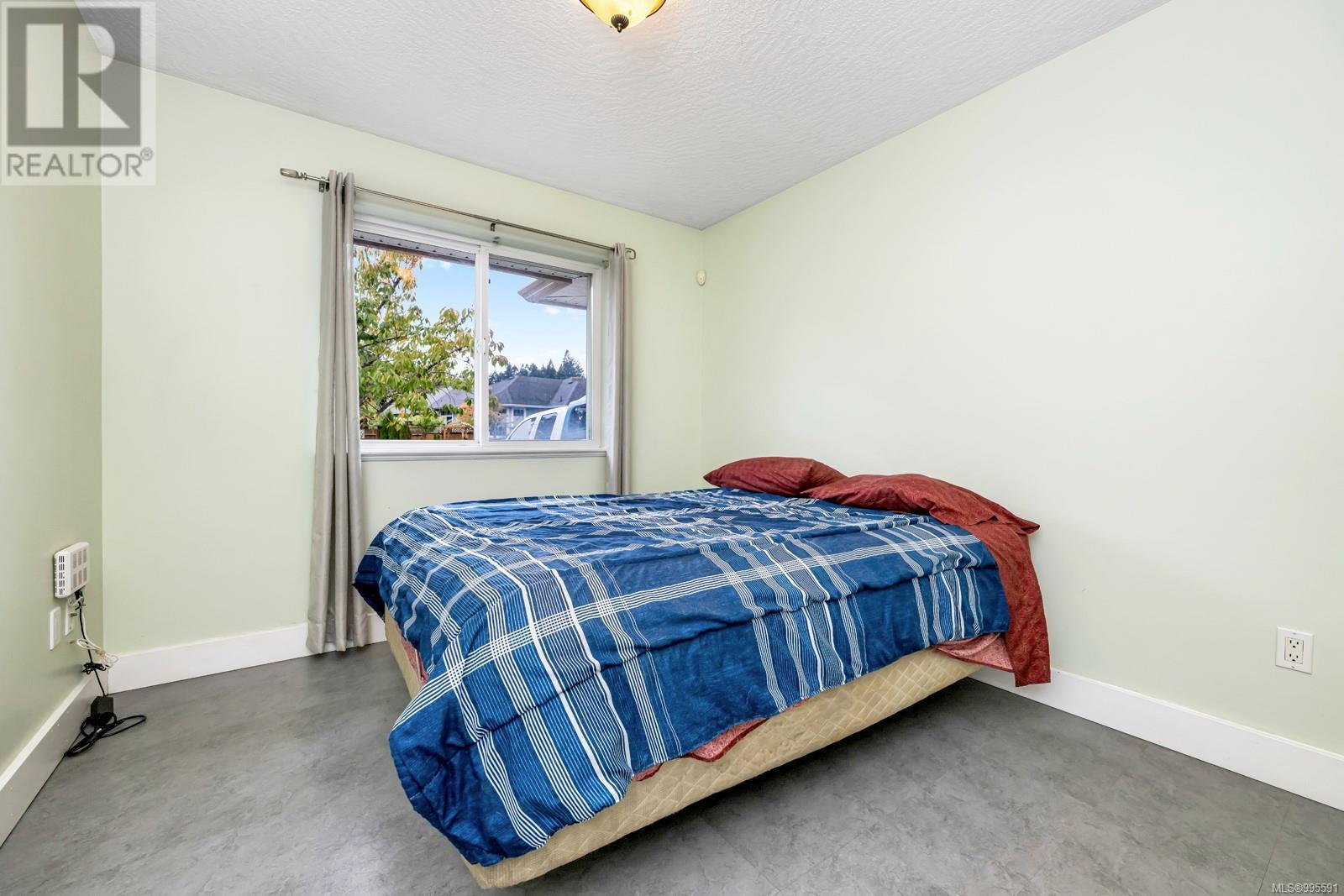 2273 Pond Pl, Sooke