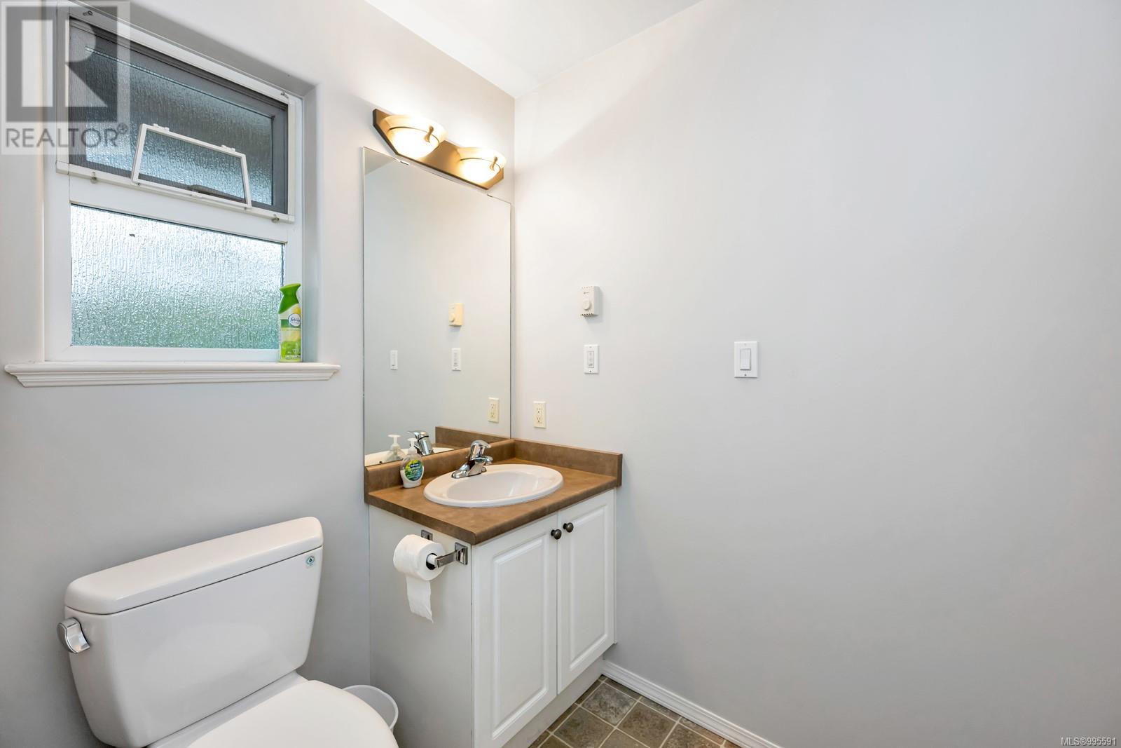 2273 Pond Pl, Sooke