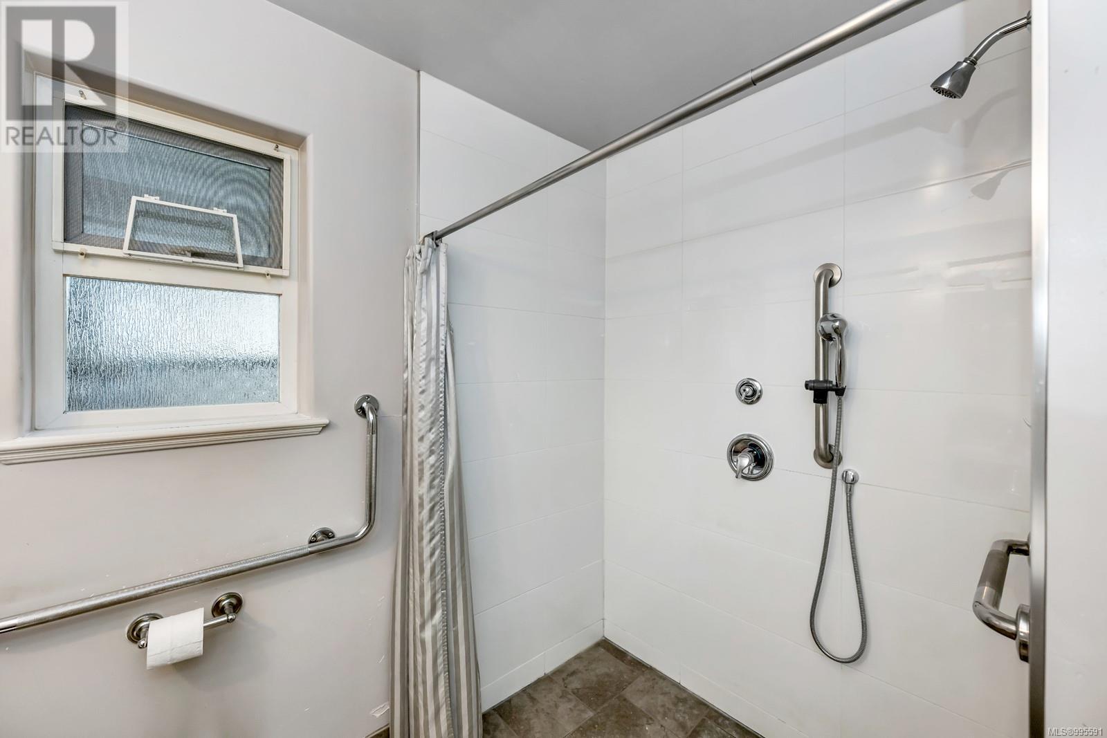 2273 Pond Pl, Sooke