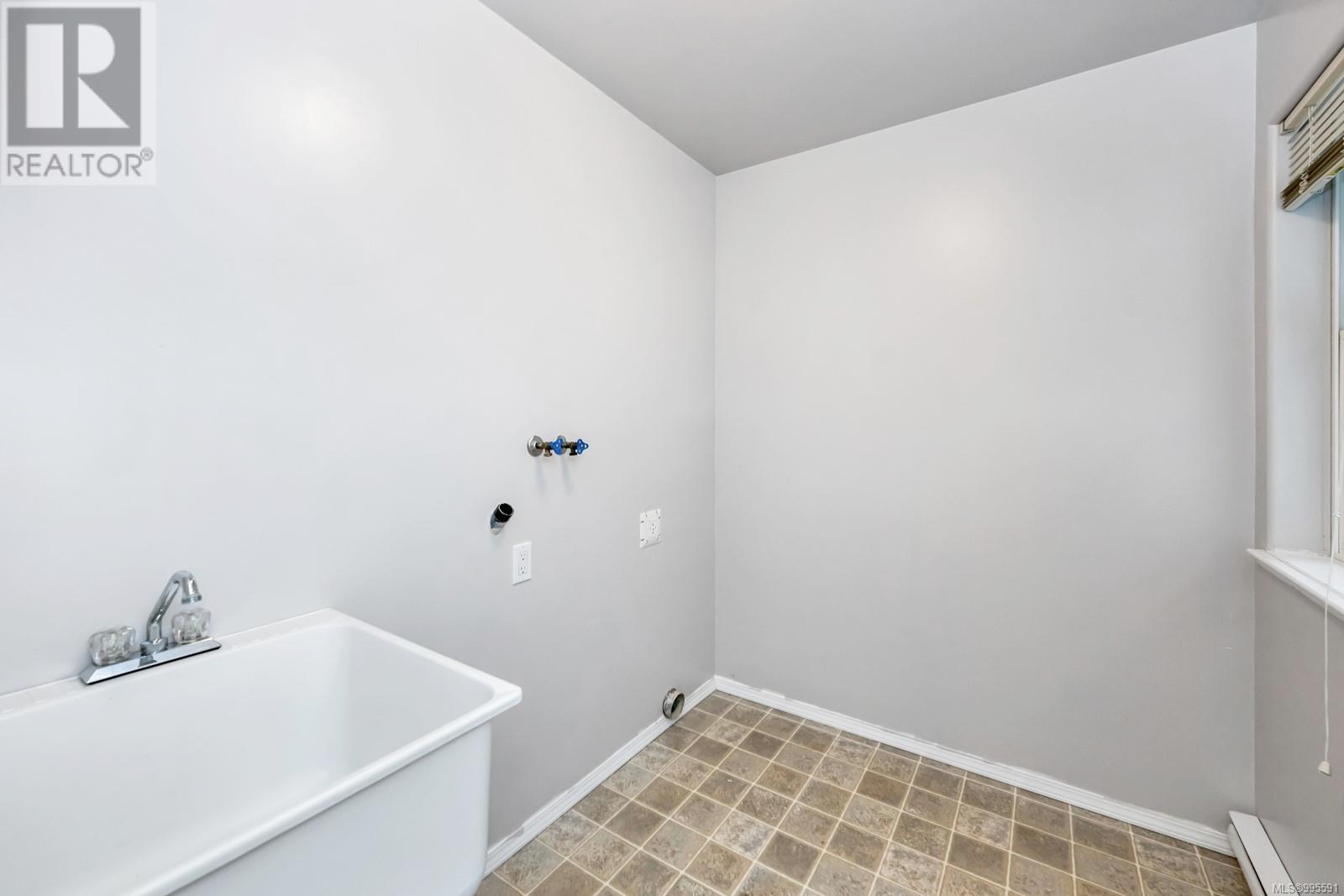 2273 Pond Pl, Sooke