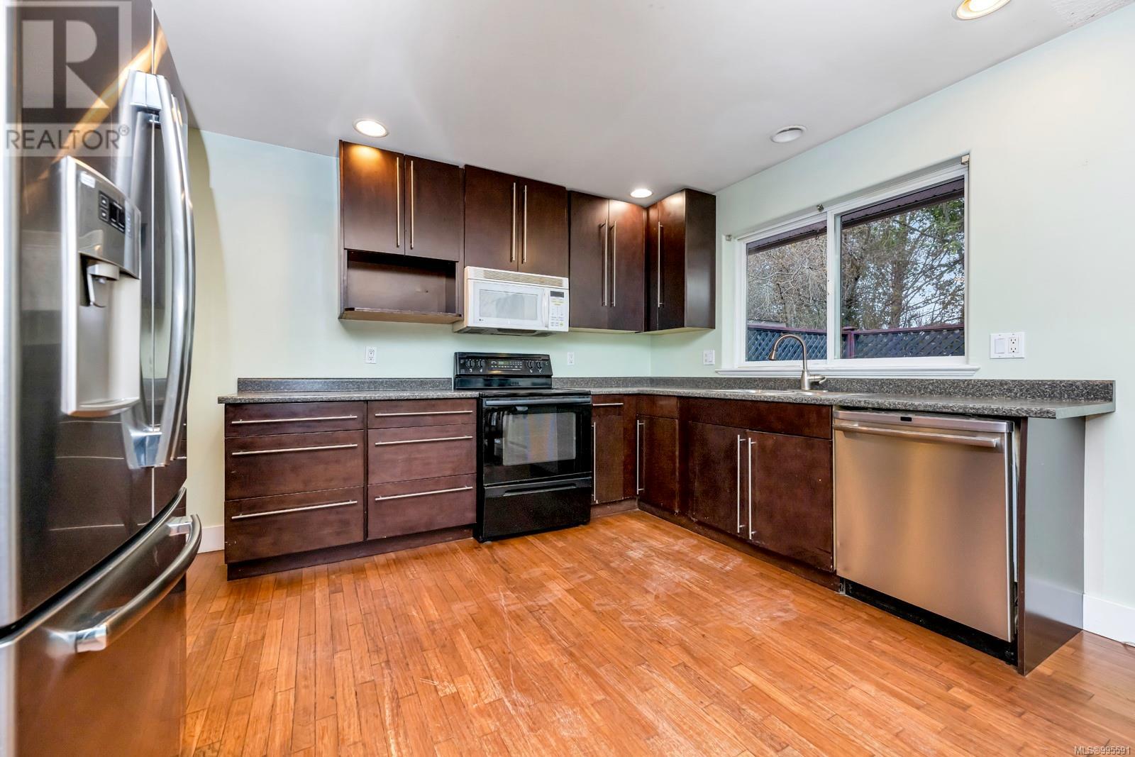 2273 Pond Pl, Sooke
