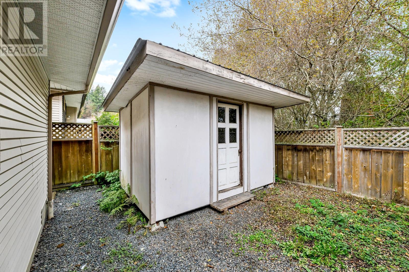 2273 Pond Pl, Sooke