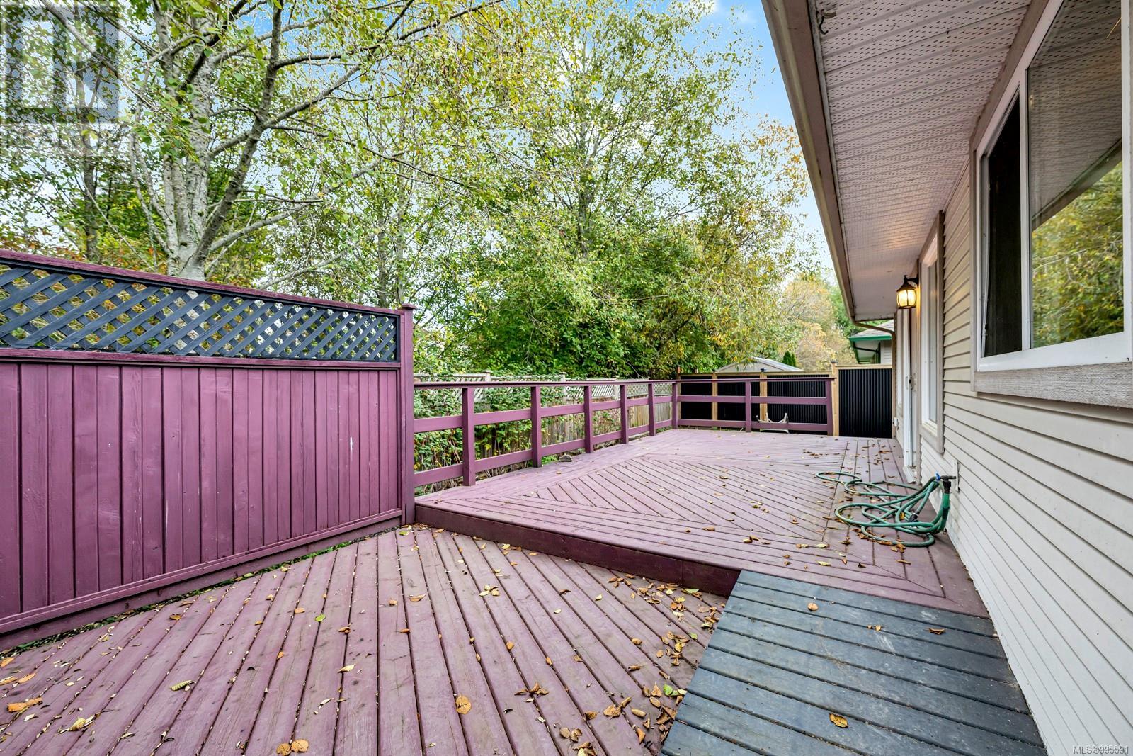 2273 Pond Pl, Sooke