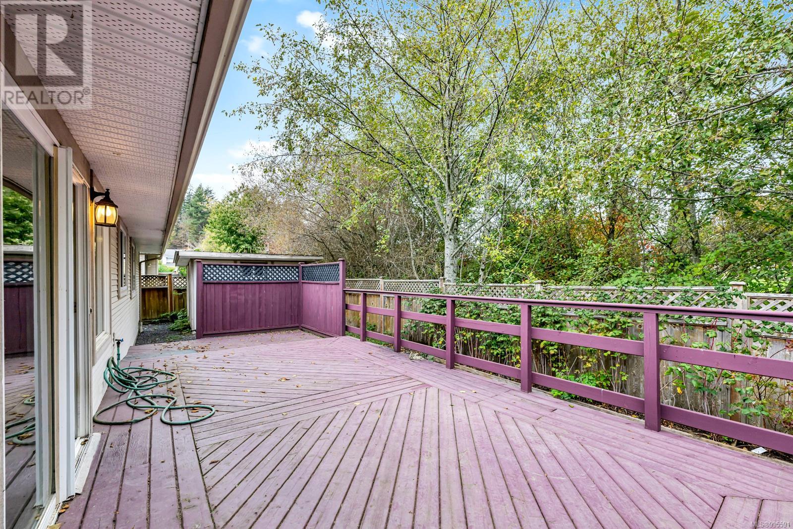 2273 Pond Pl, Sooke