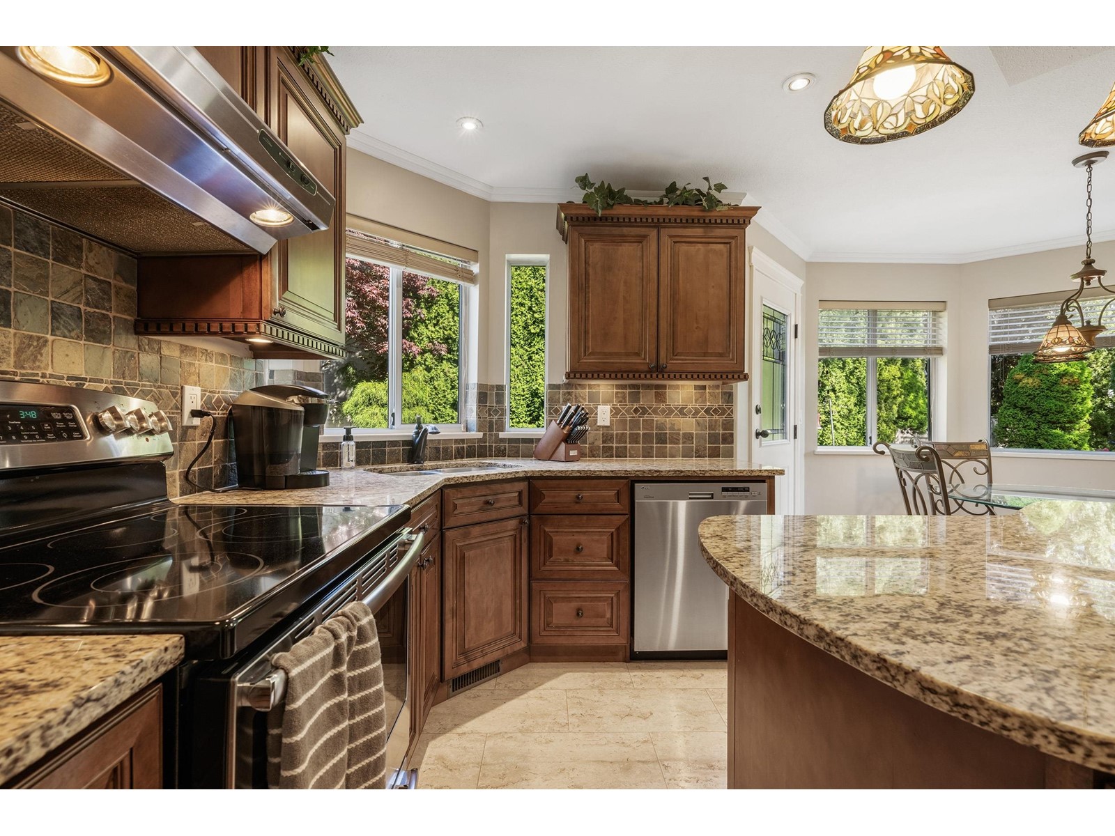 Photo 5 of 8030 153 A Street, Surrey BC