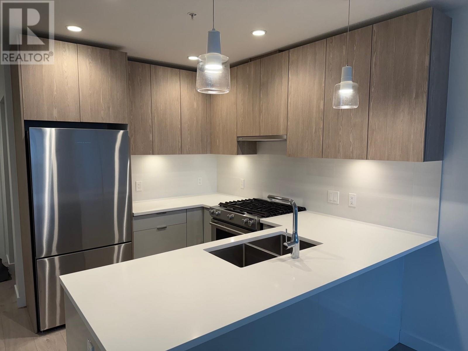 202 108 E 8TH STREET, North Vancouver real estate listing R2972364