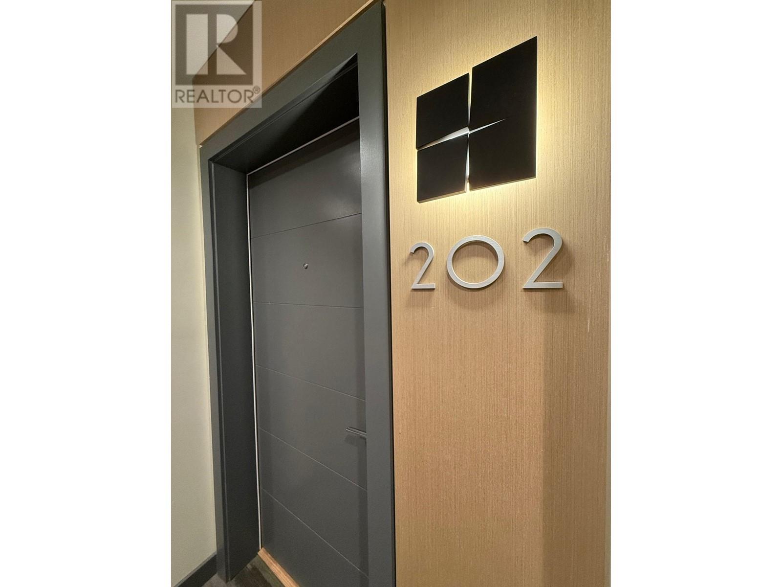 202 108 E 8TH STREET, North Vancouver real estate listing R2972364