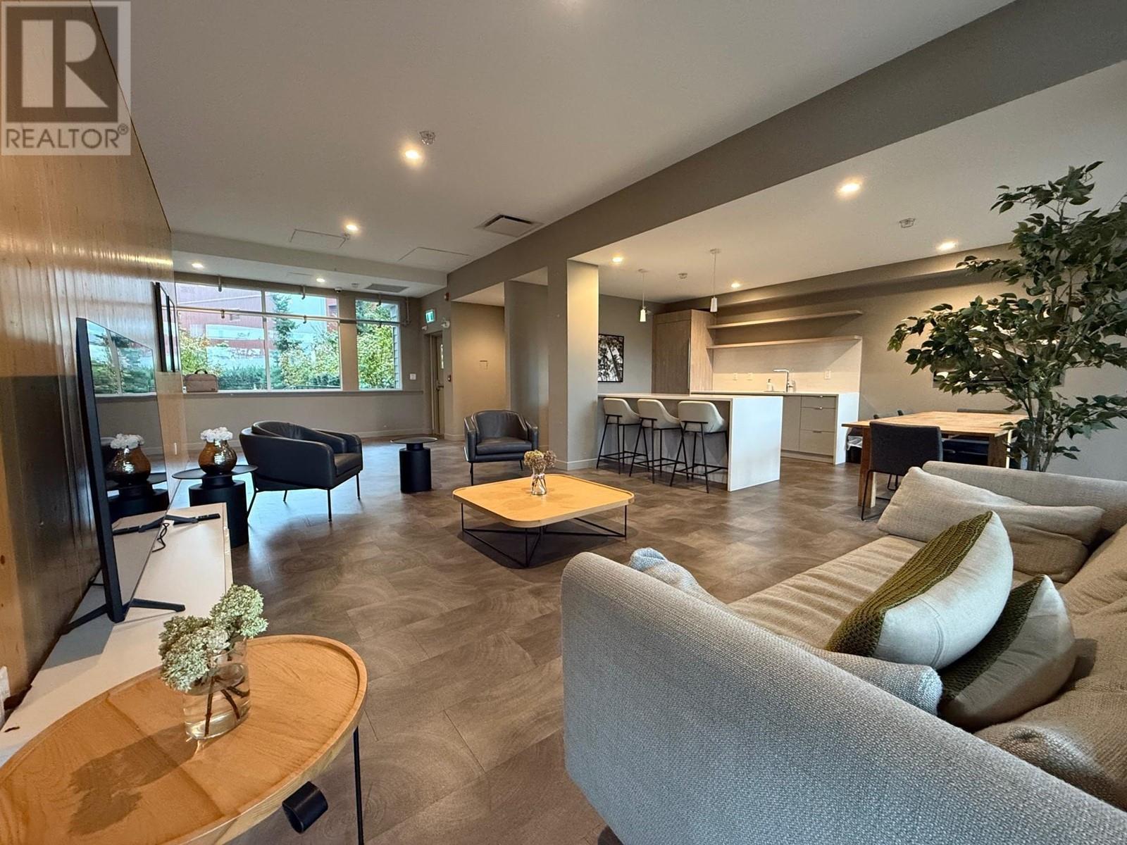 202 108 E 8TH STREET, North Vancouver real estate listing R2972364