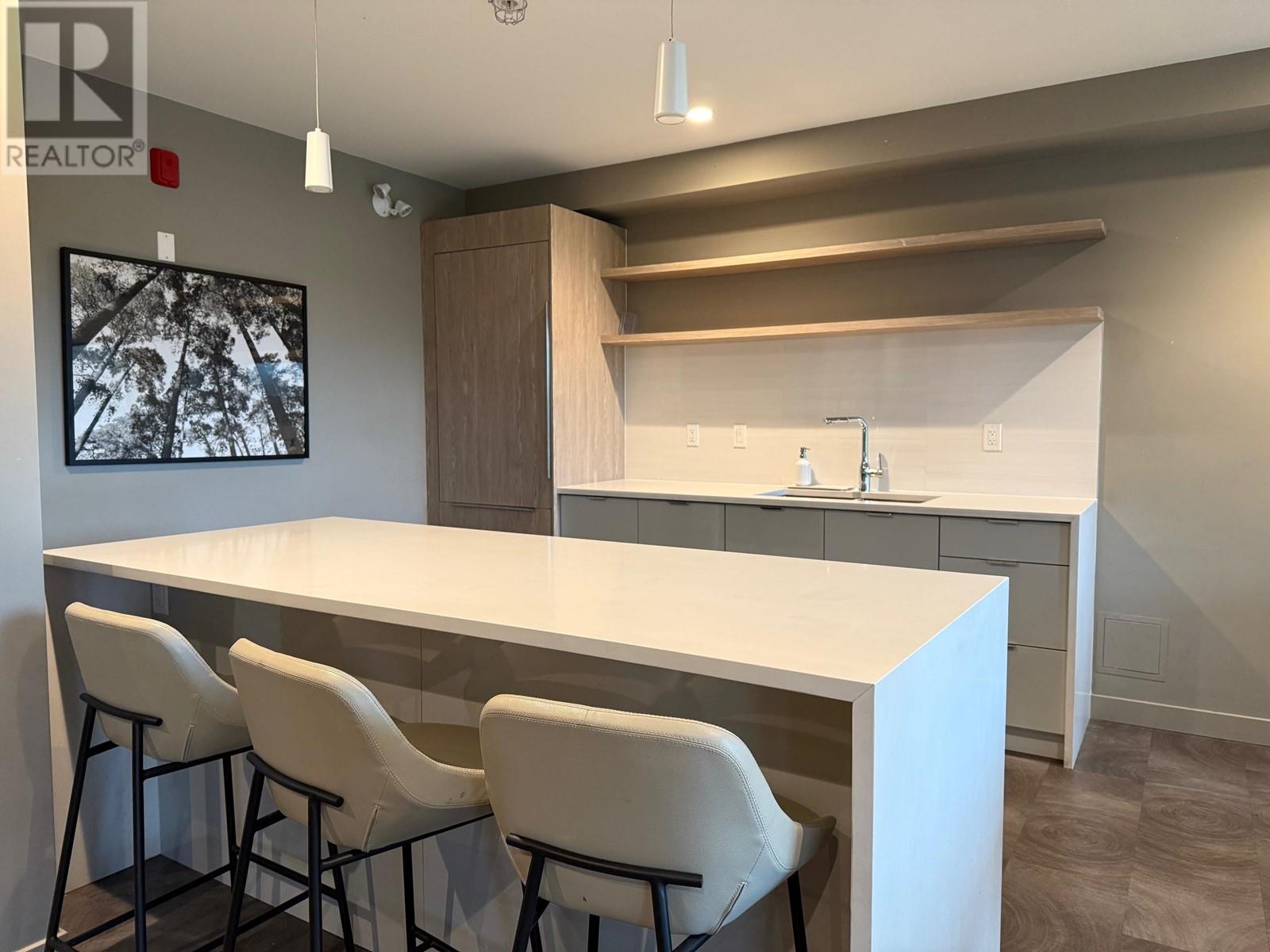 202 108 E 8TH STREET, North Vancouver real estate listing R2972364