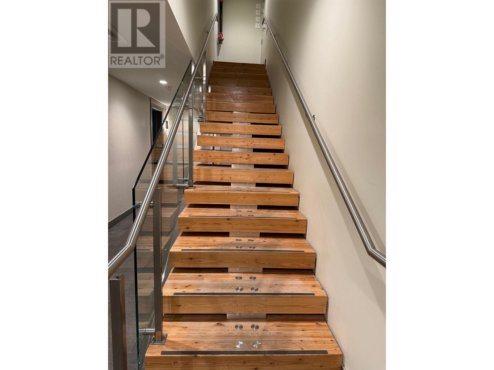 202 108 E 8TH STREET, North Vancouver real estate listing R2972364