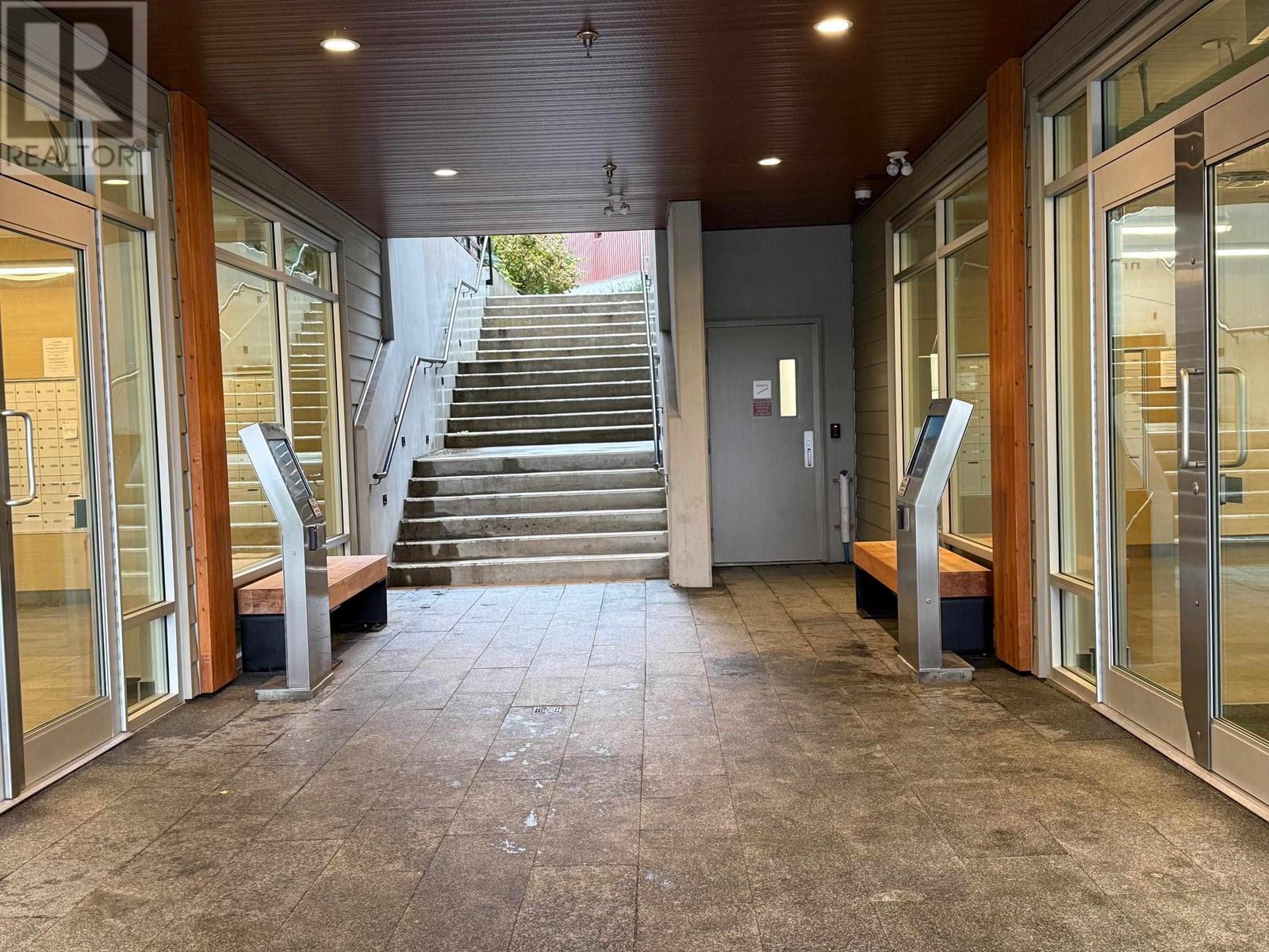 202 108 E 8TH STREET, North Vancouver real estate listing R2972364