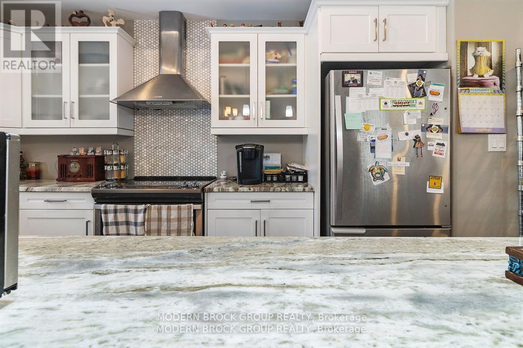 Photo 20 of 103 1109 Millwood Avenue, Brockville ON
