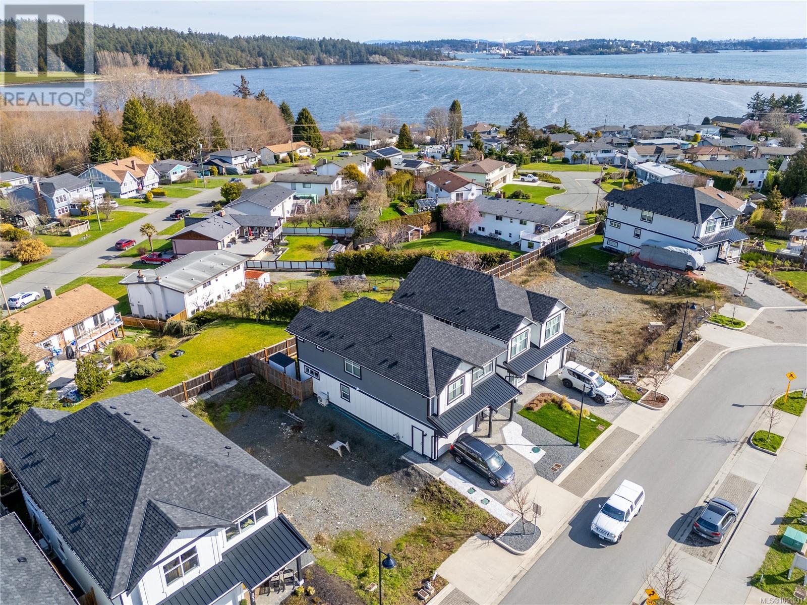 Photo 2 of 284 Seafield Rd, Colwood BC