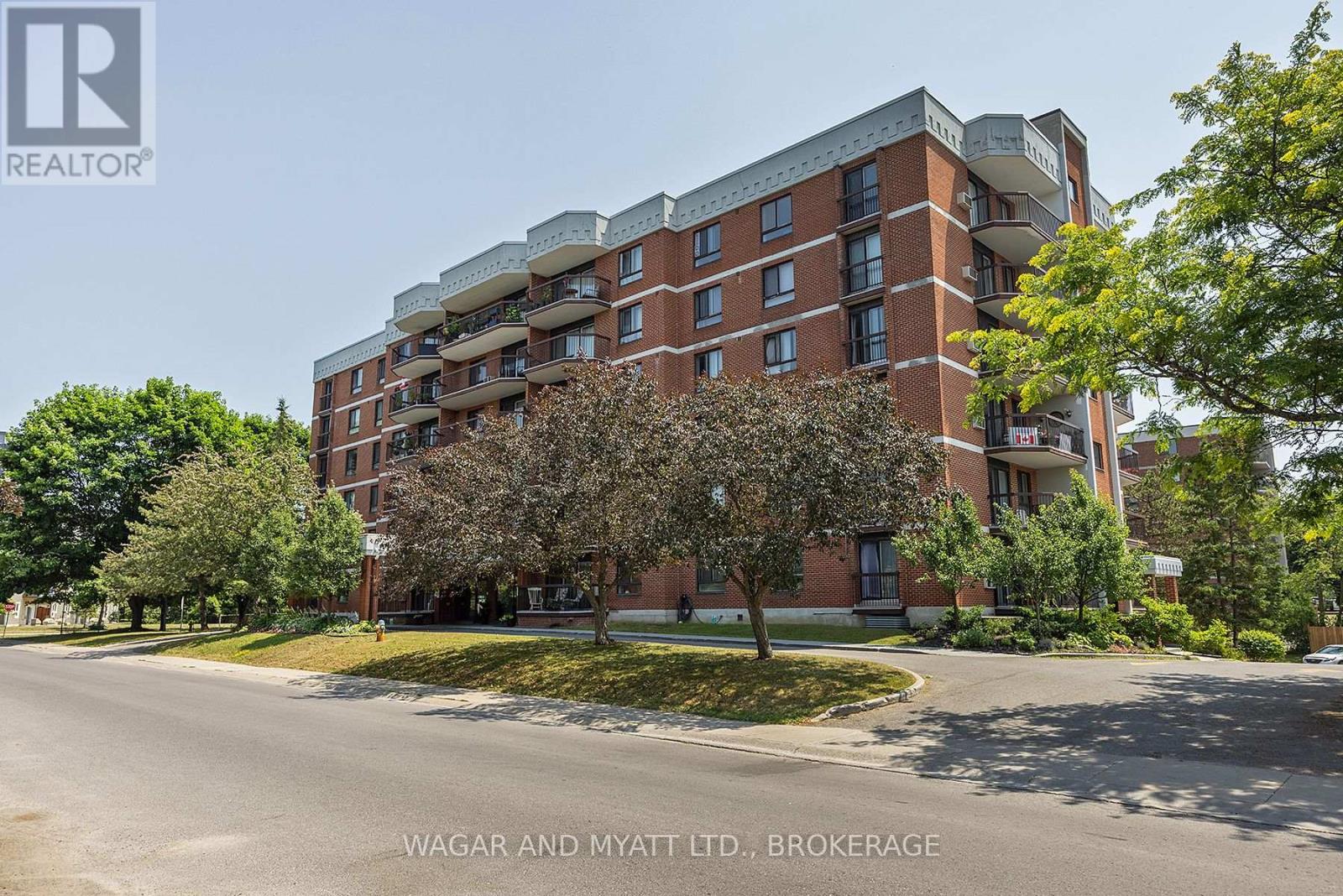 Photo 2 of 607 14 Greenview Drive, Kingston ON