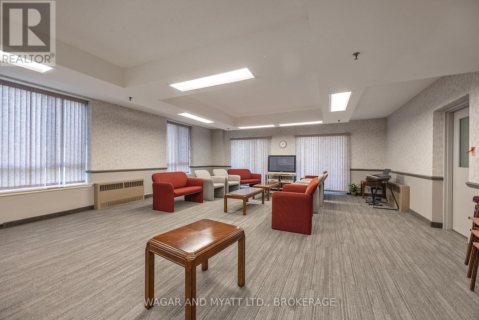 Photo 8 of 607 14 Greenview Drive, Kingston ON