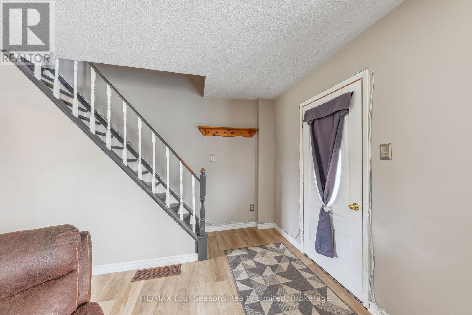 Photo 5 of 7146 Highway 26, Clearview ON