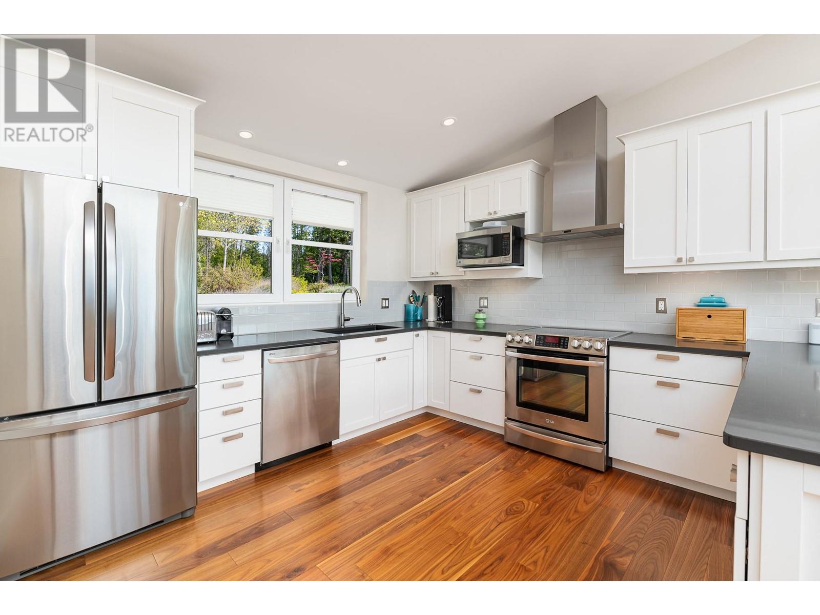 17246 PILOT BAY Road, Crawford Bay
