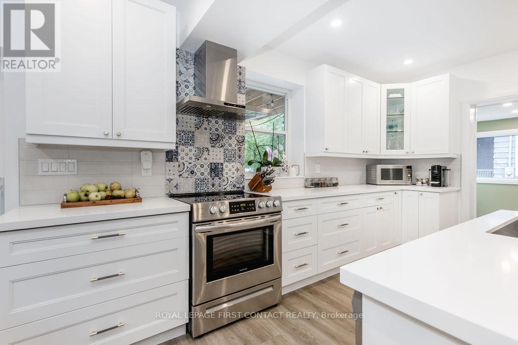 Photo 12 of 309 Gill Street, Orillia ON