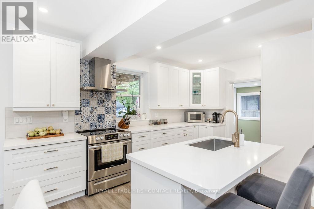 Photo 3 of 309 Gill Street, Orillia ON