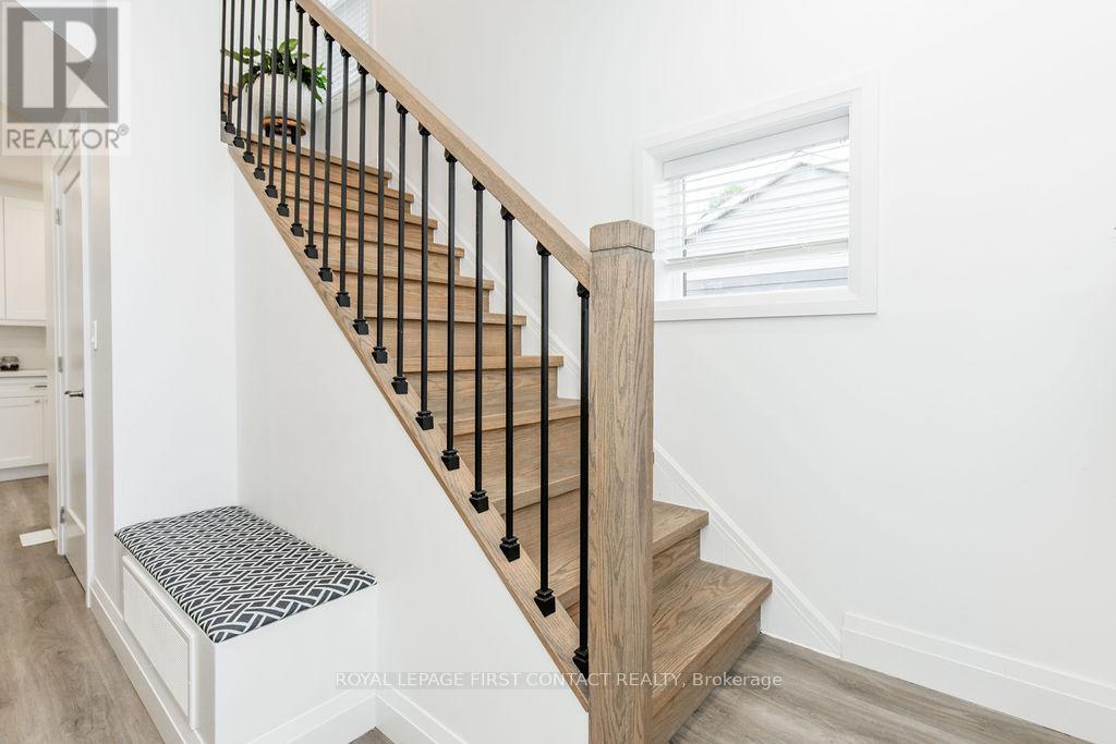 Photo 5 of 309 Gill Street, Orillia ON