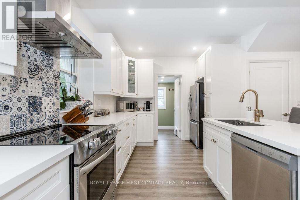 Photo 11 of 309 Gill Street, Orillia ON
