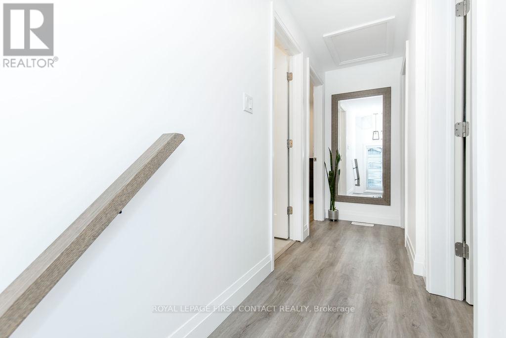 Photo 17 of 309 Gill Street, Orillia ON