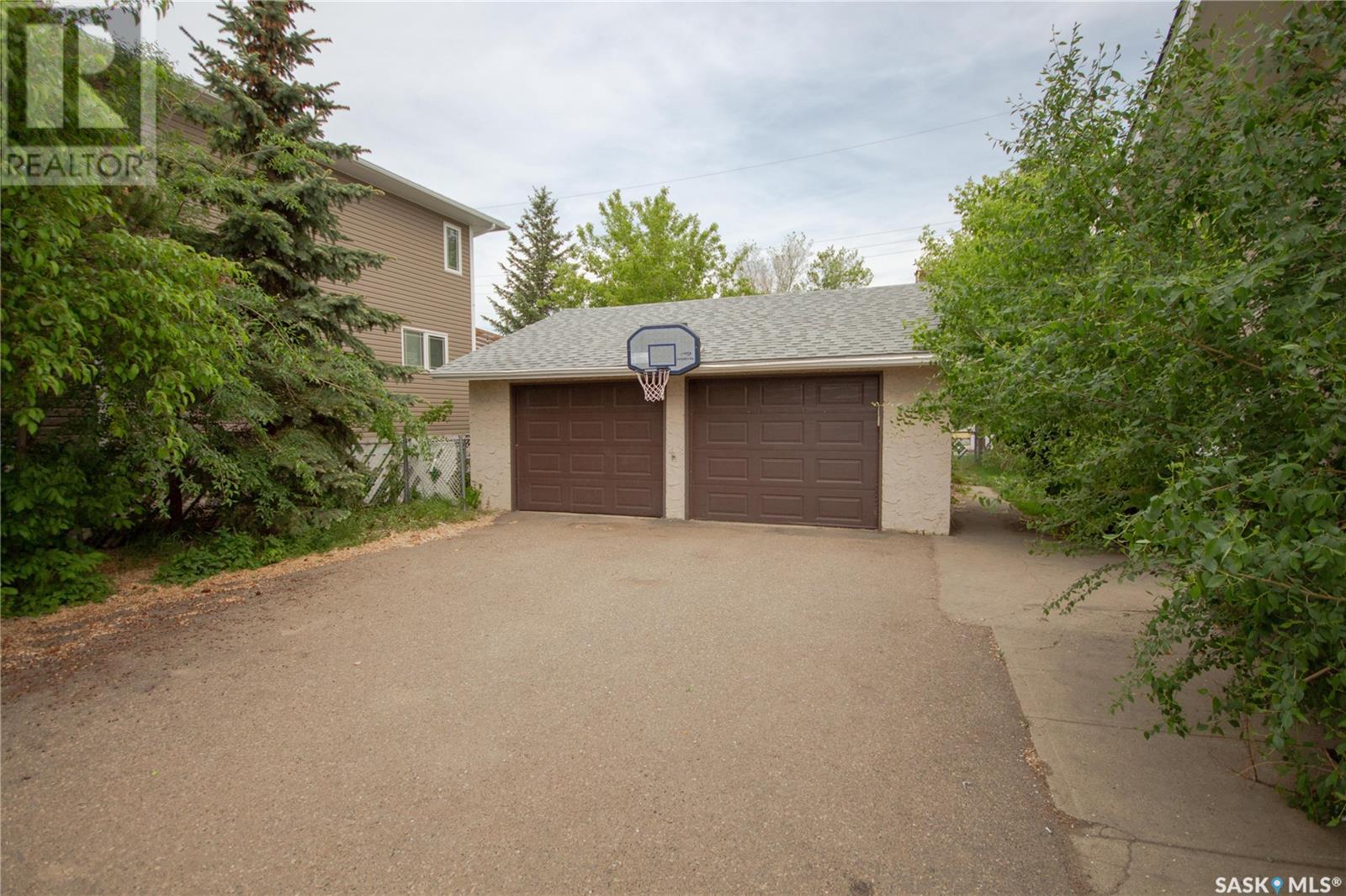 52 22nd STREET - Photo 2 of 20, Battleford, Saskatchewan