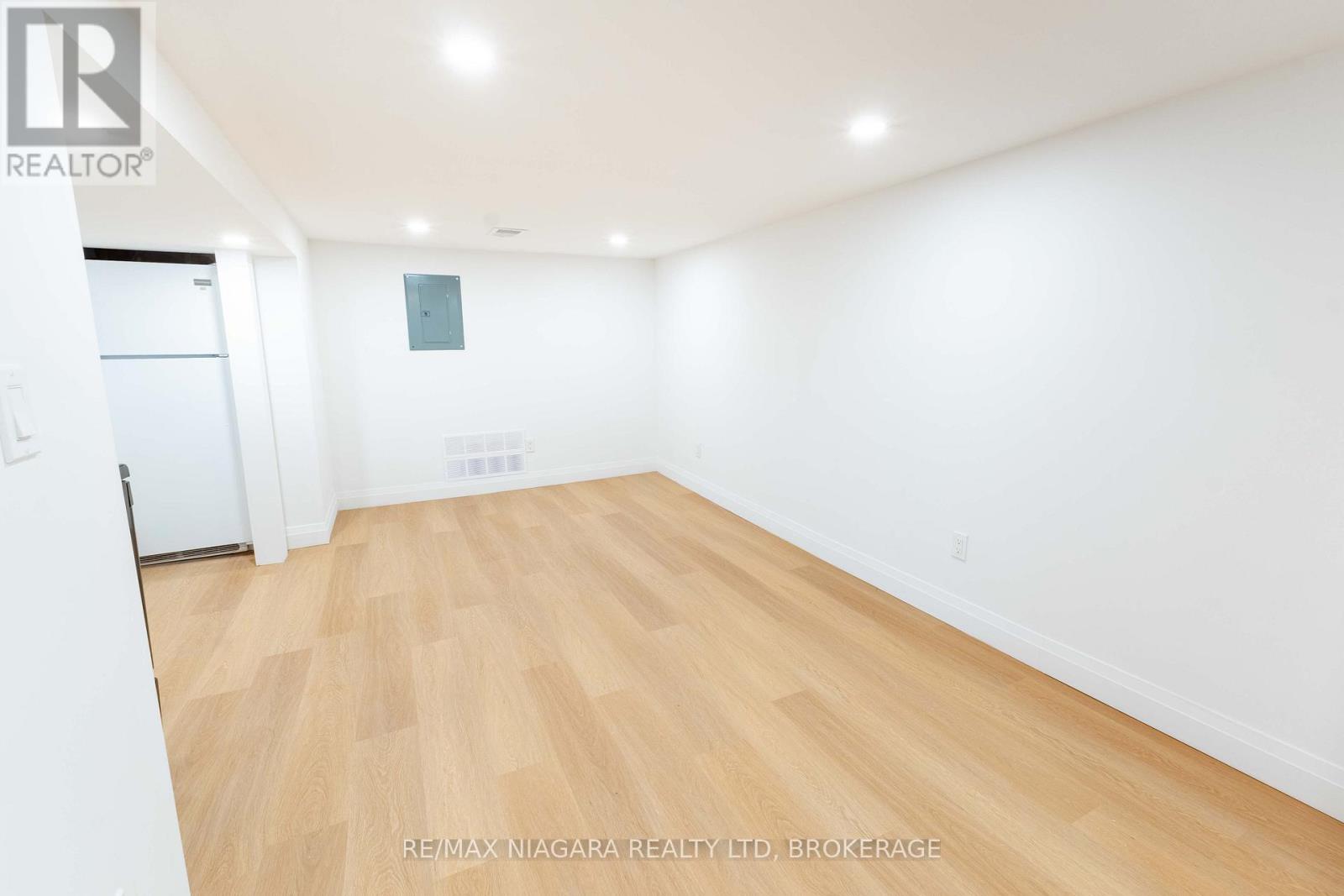 Photo 11 of 533 Cannon Street E, Hamilton ON