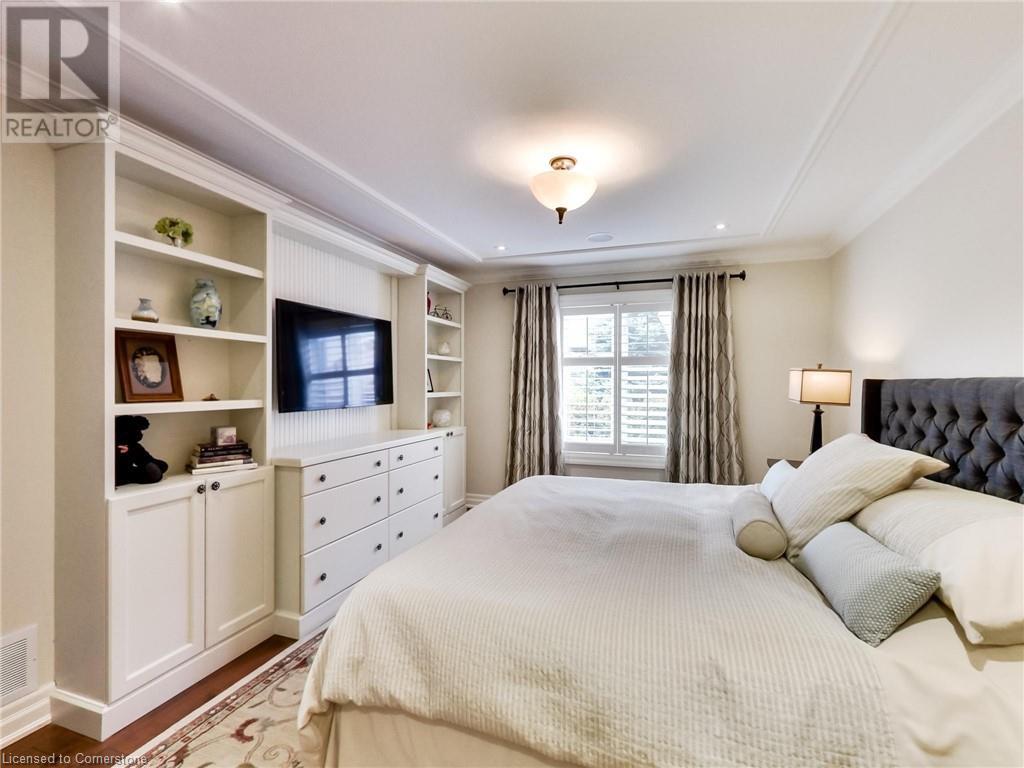 Photo 10 of 89 Toulon Avenue, Ancaster ON