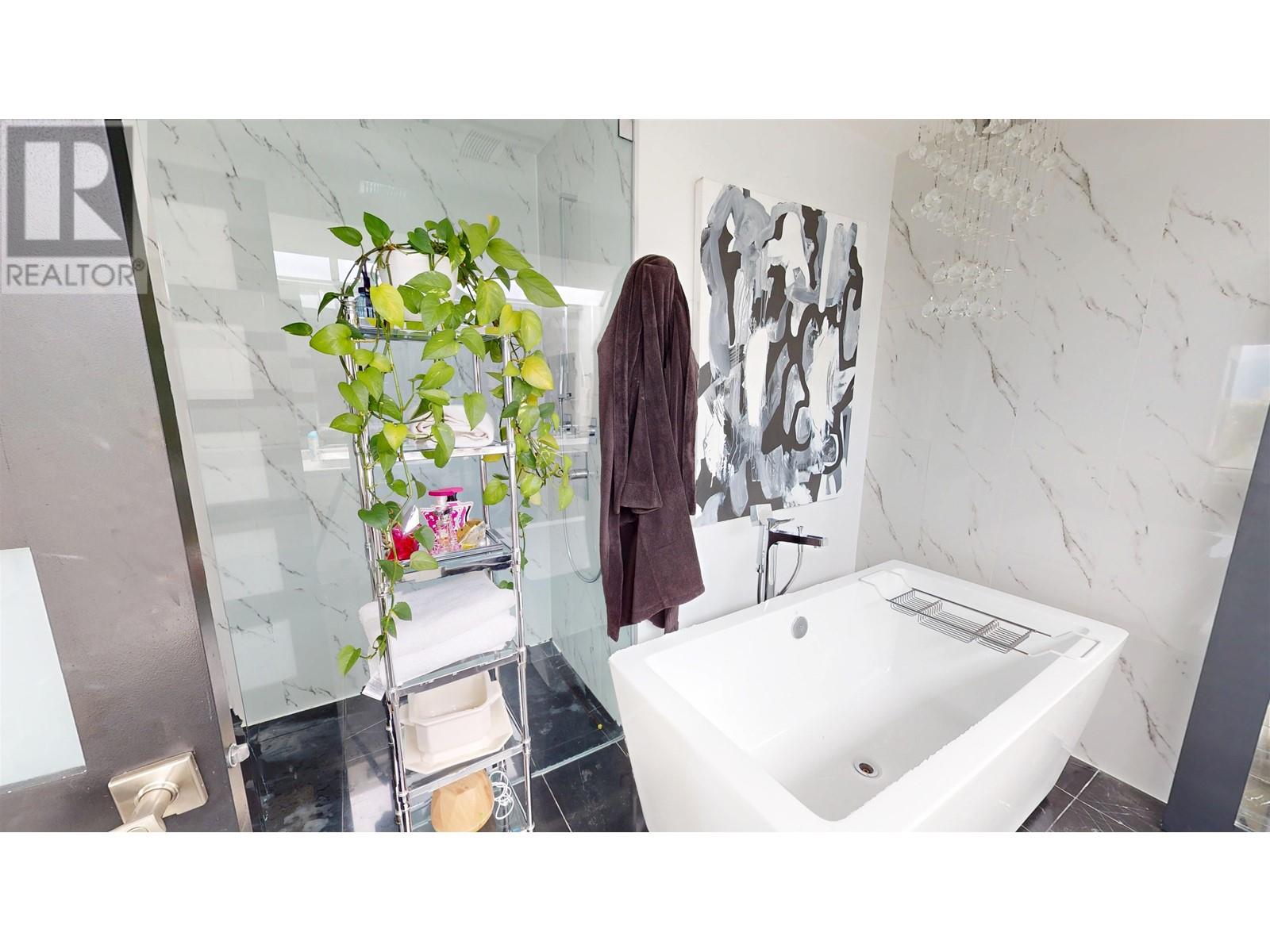 Photo 18 of 1370 E 35th Avenue, Vancouver BC