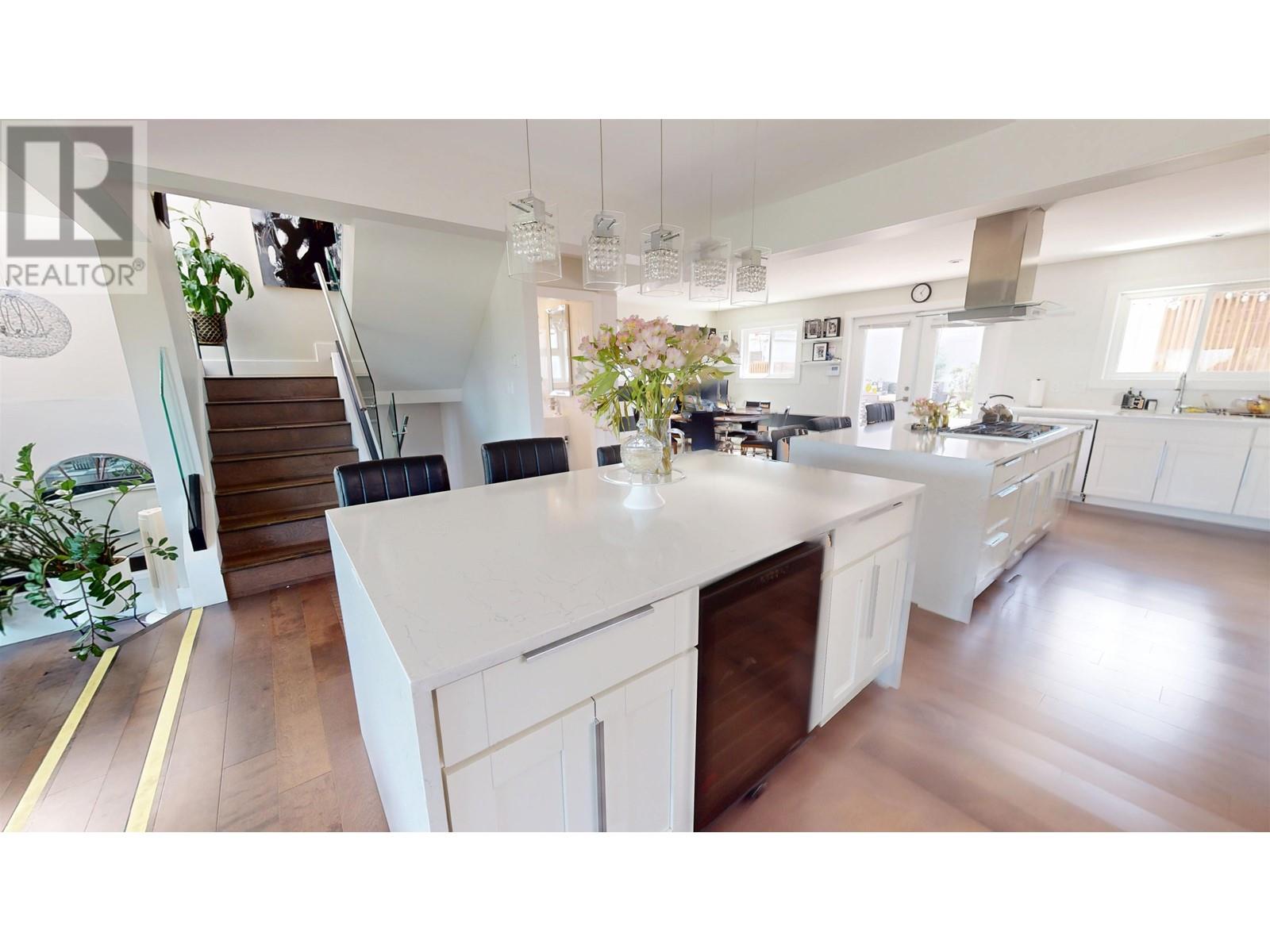 Photo 5 of 1370 E 35th Avenue, Vancouver BC