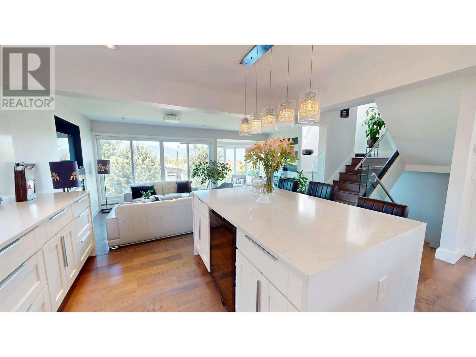 Photo 8 of 1370 E 35th Avenue, Vancouver BC