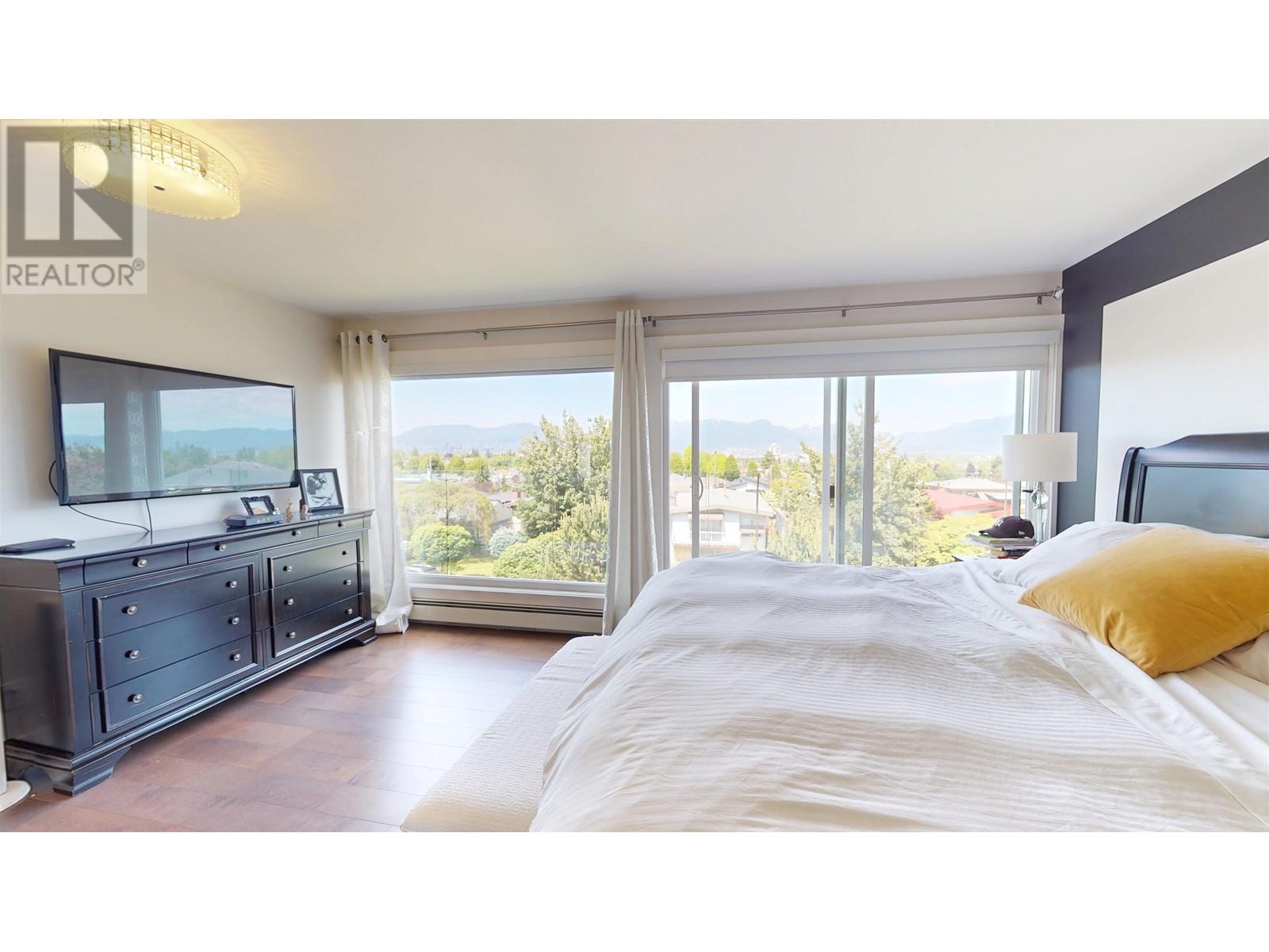Photo 15 of 1370 E 35th Avenue, Vancouver BC