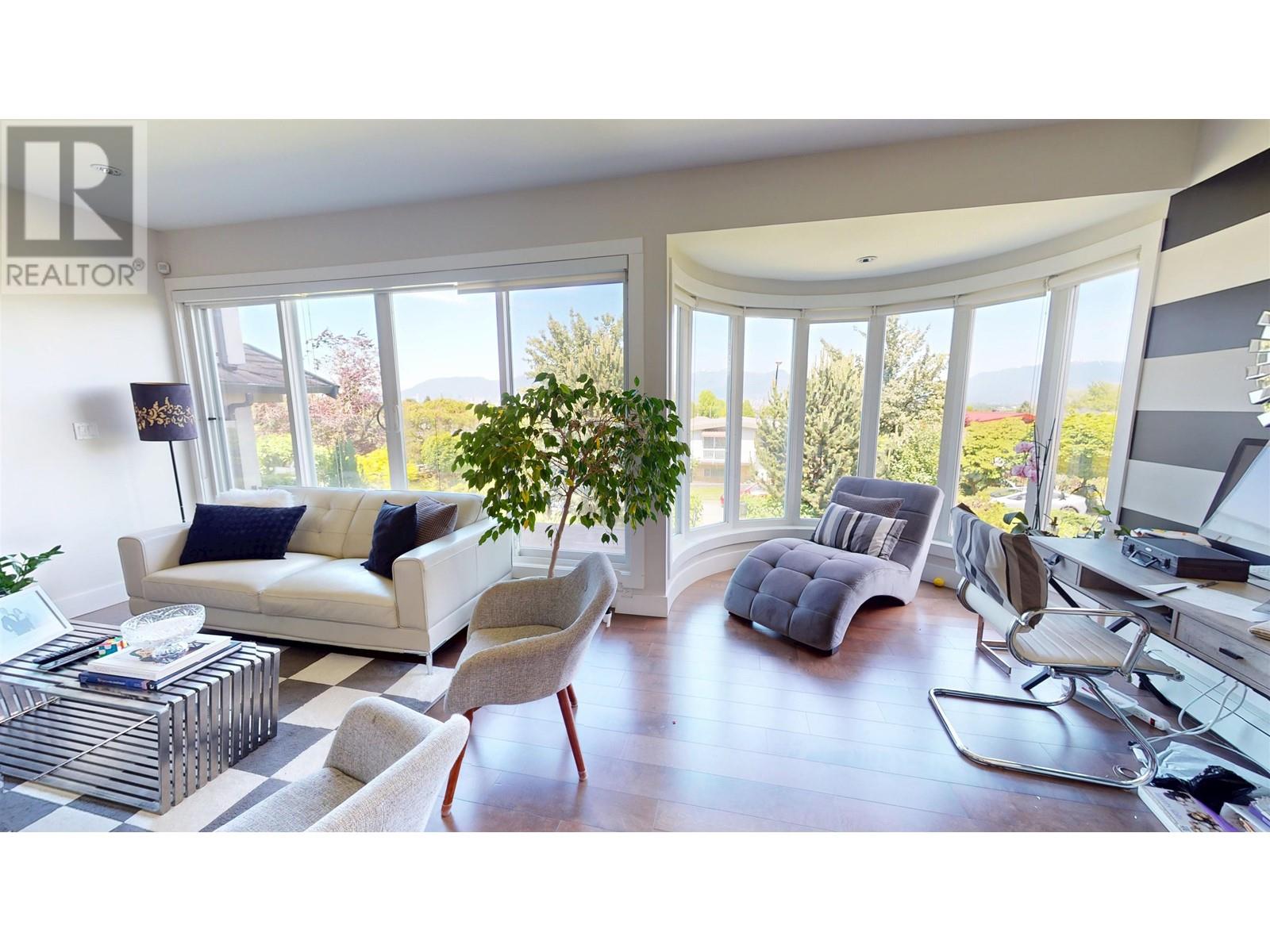Photo 4 of 1370 E 35th Avenue, Vancouver BC