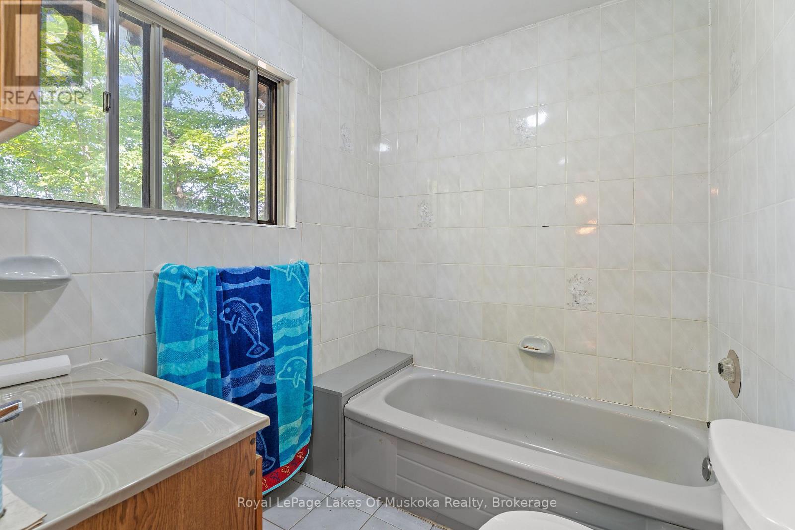 Photo 10 of 1030 Mccabe Road, Lake Of Bays ON