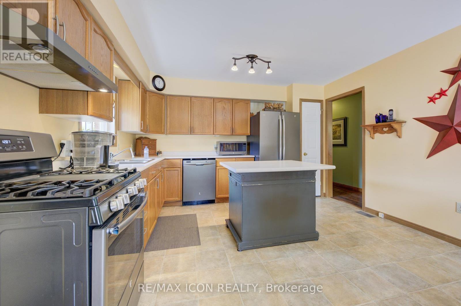 Photo 14 of 178 Melissa Crescent, Wellington North ON