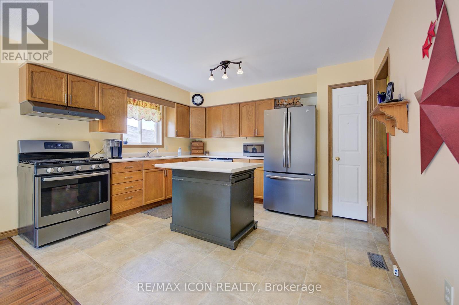 Photo 15 of 178 Melissa Crescent, Wellington North ON