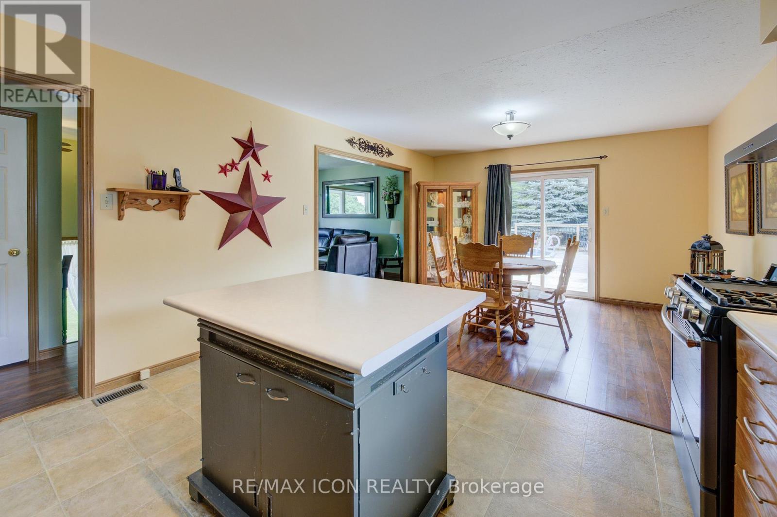Photo 17 of 178 Melissa Crescent, Wellington North ON