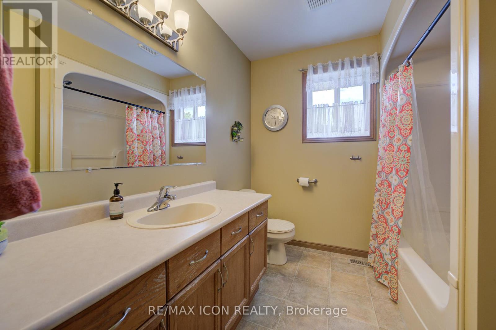 Photo 24 of 178 Melissa Crescent, Wellington North ON