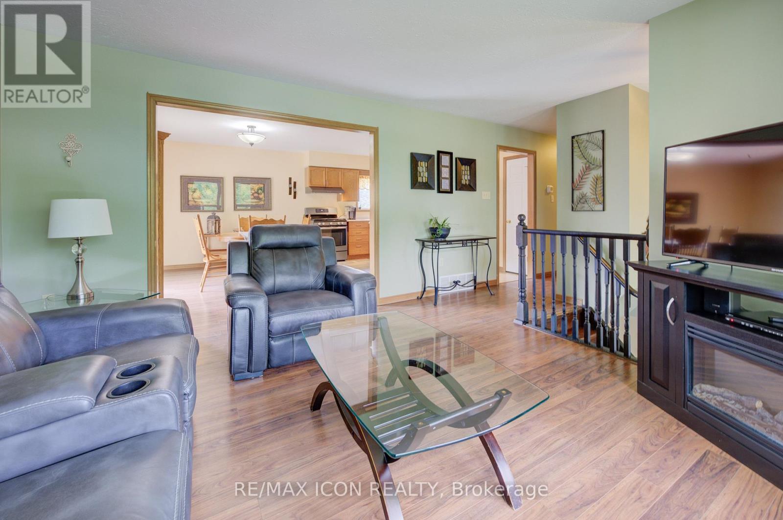 Photo 9 of 178 Melissa Crescent, Wellington North ON