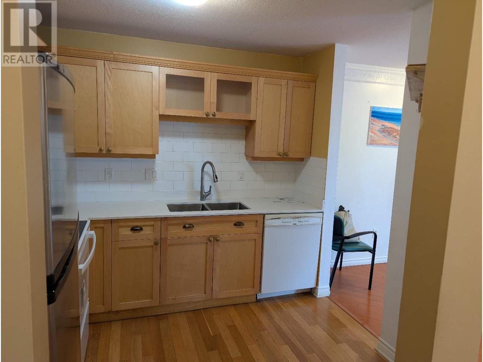 Photo 10 of 301 7840 Moffatt Road, Richmond BC