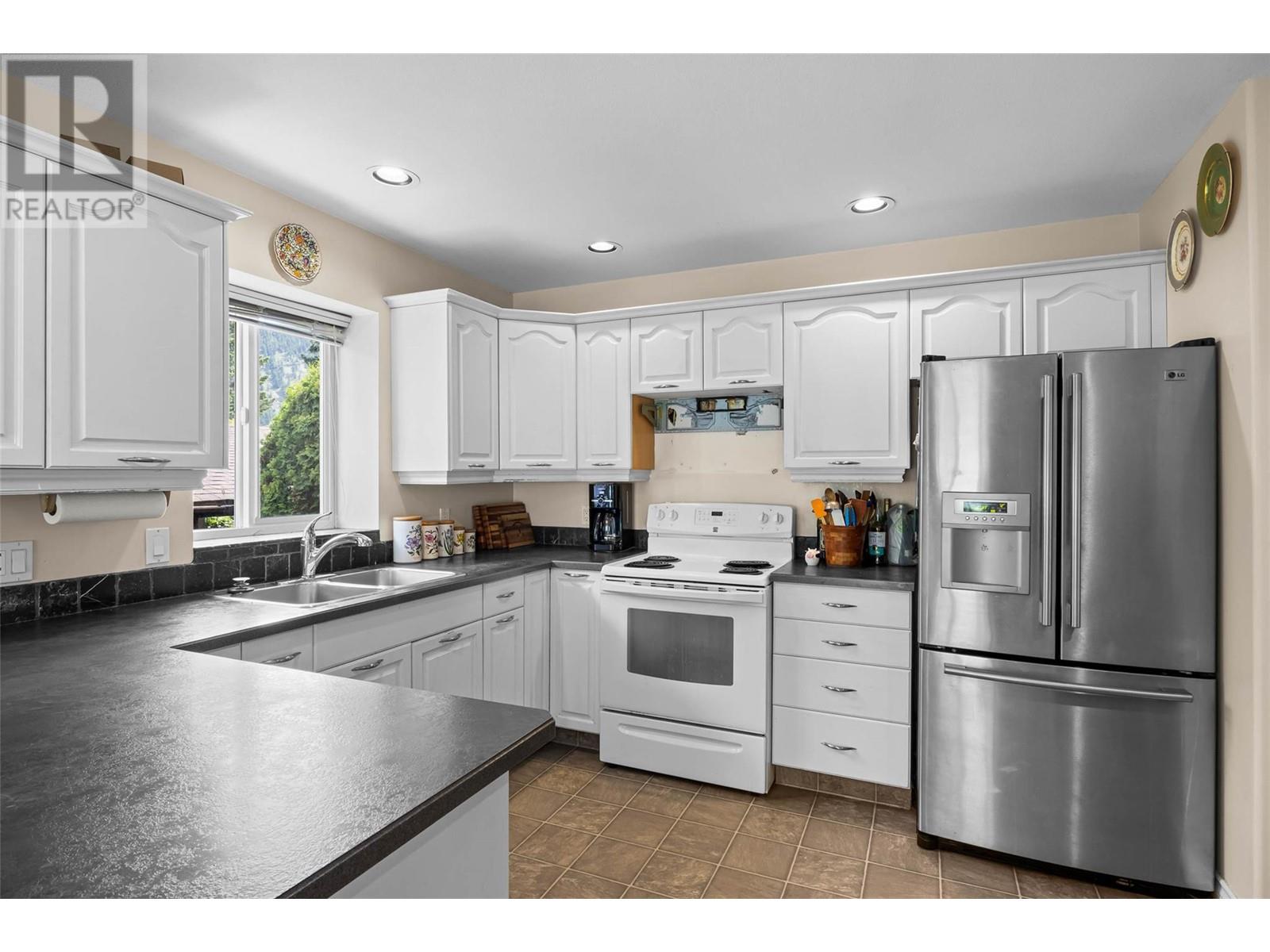 Photo 11 of 634 Hysop Place, Chase BC