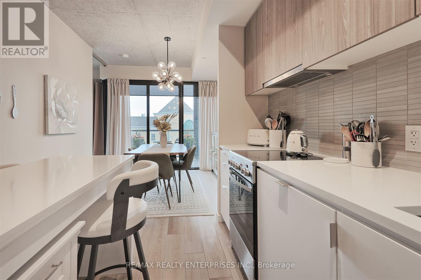Photo 19 of 410 7 Smith Crescent, Toronto ON