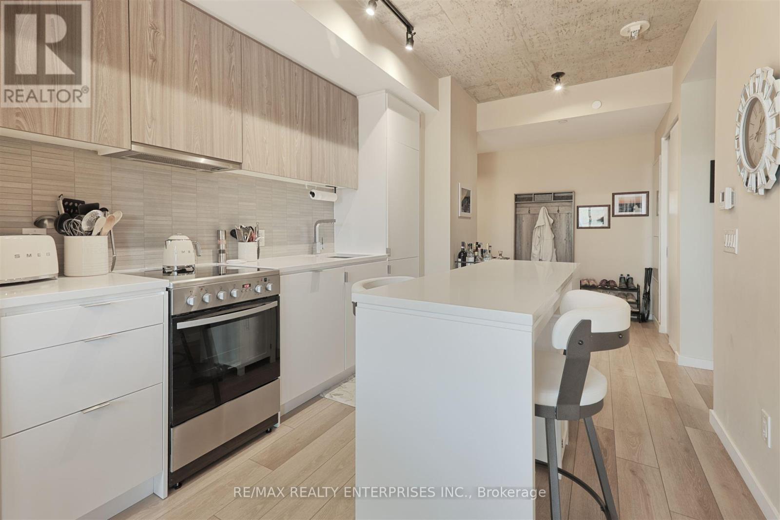 Photo 26 of 410 7 Smith Crescent, Toronto ON