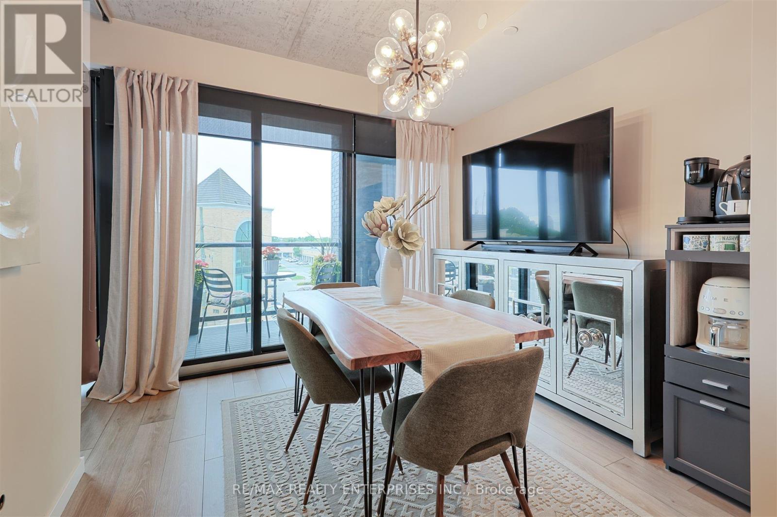 Photo 17 of 410 7 Smith Crescent, Toronto ON