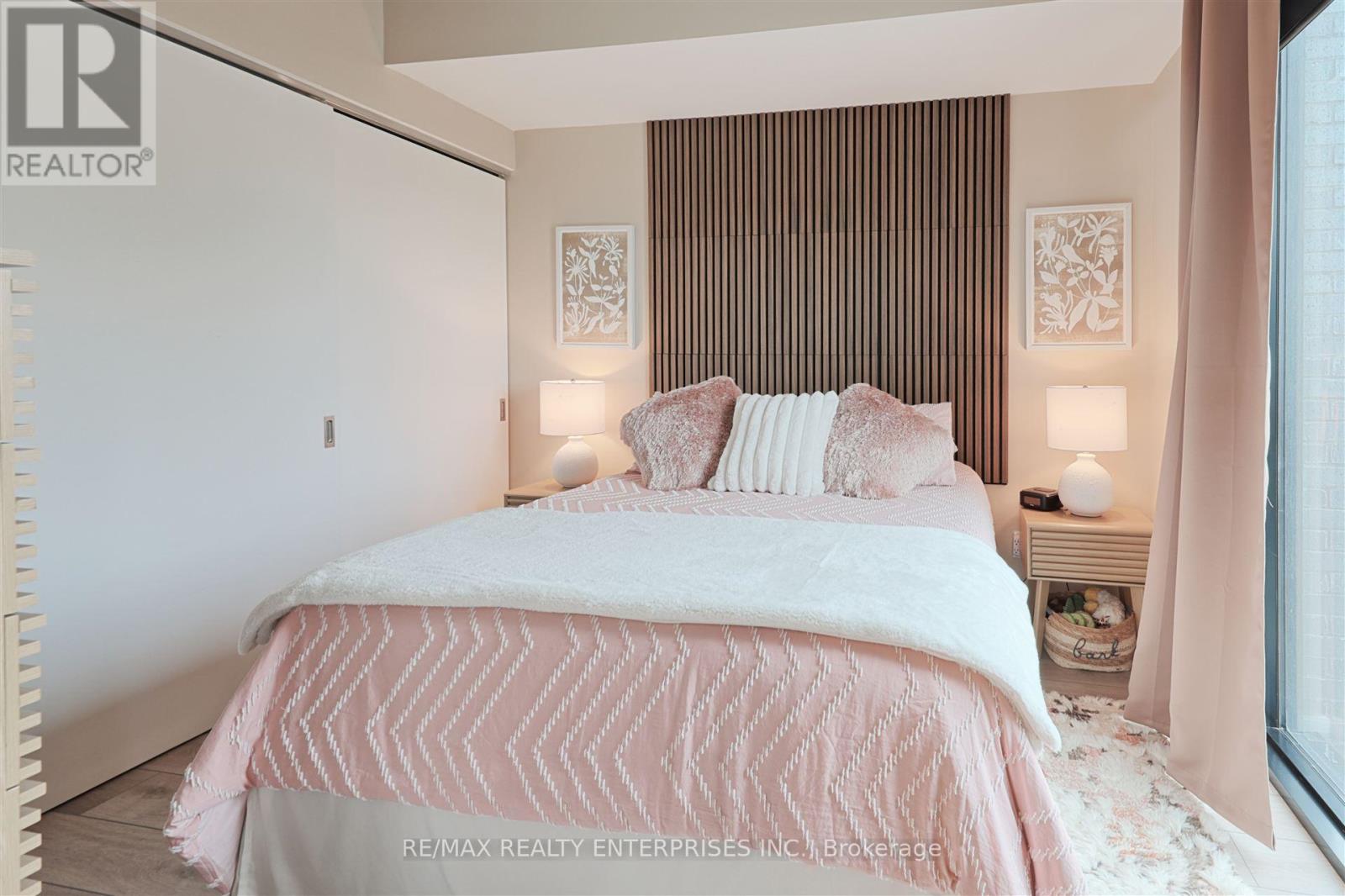 Photo 16 of 410 7 Smith Crescent, Toronto ON