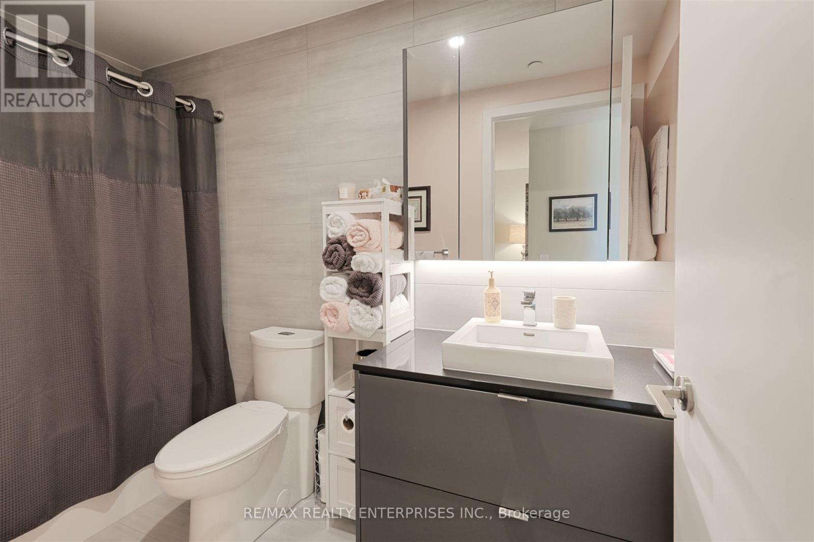 Photo 18 of 410 7 Smith Crescent, Toronto ON