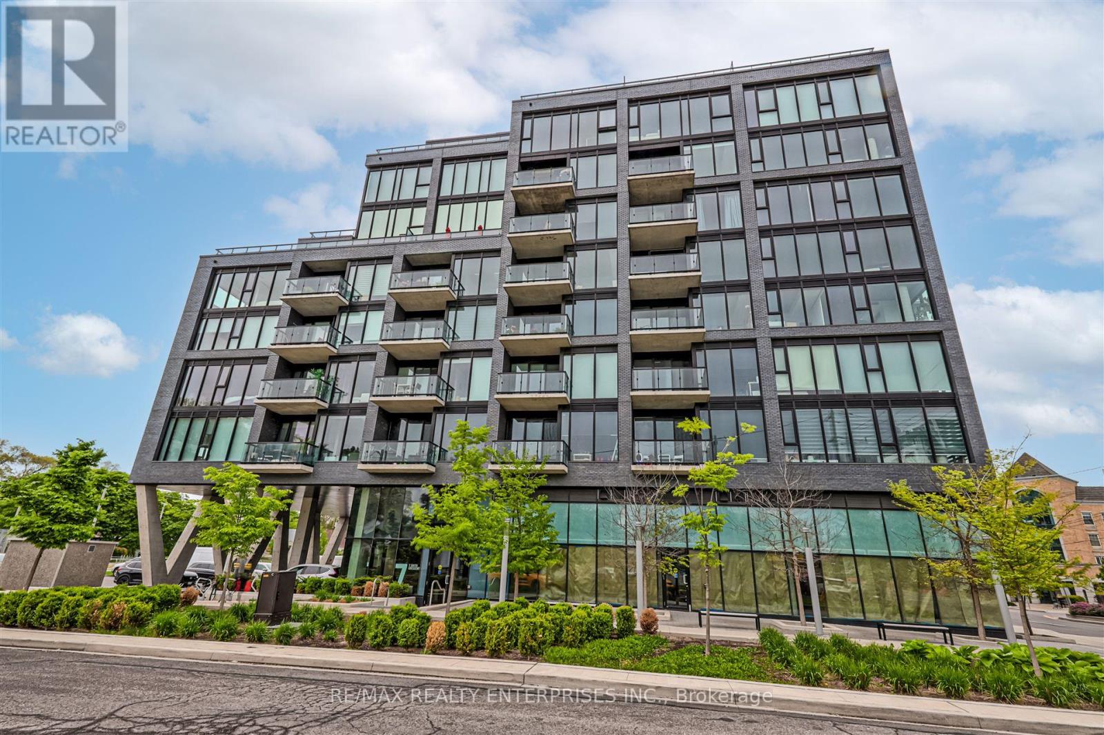 Photo 1 of 410 7 Smith Crescent, Toronto ON